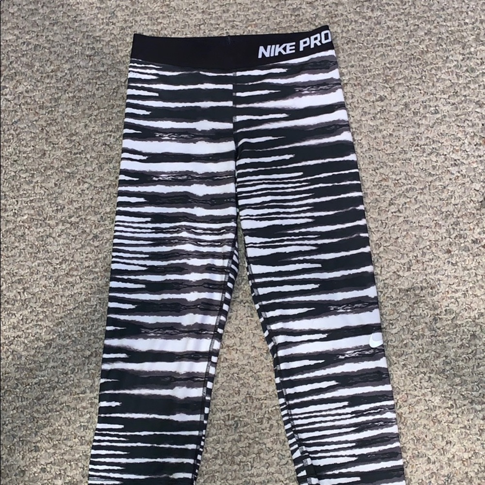 Brand new Nike crop leggings